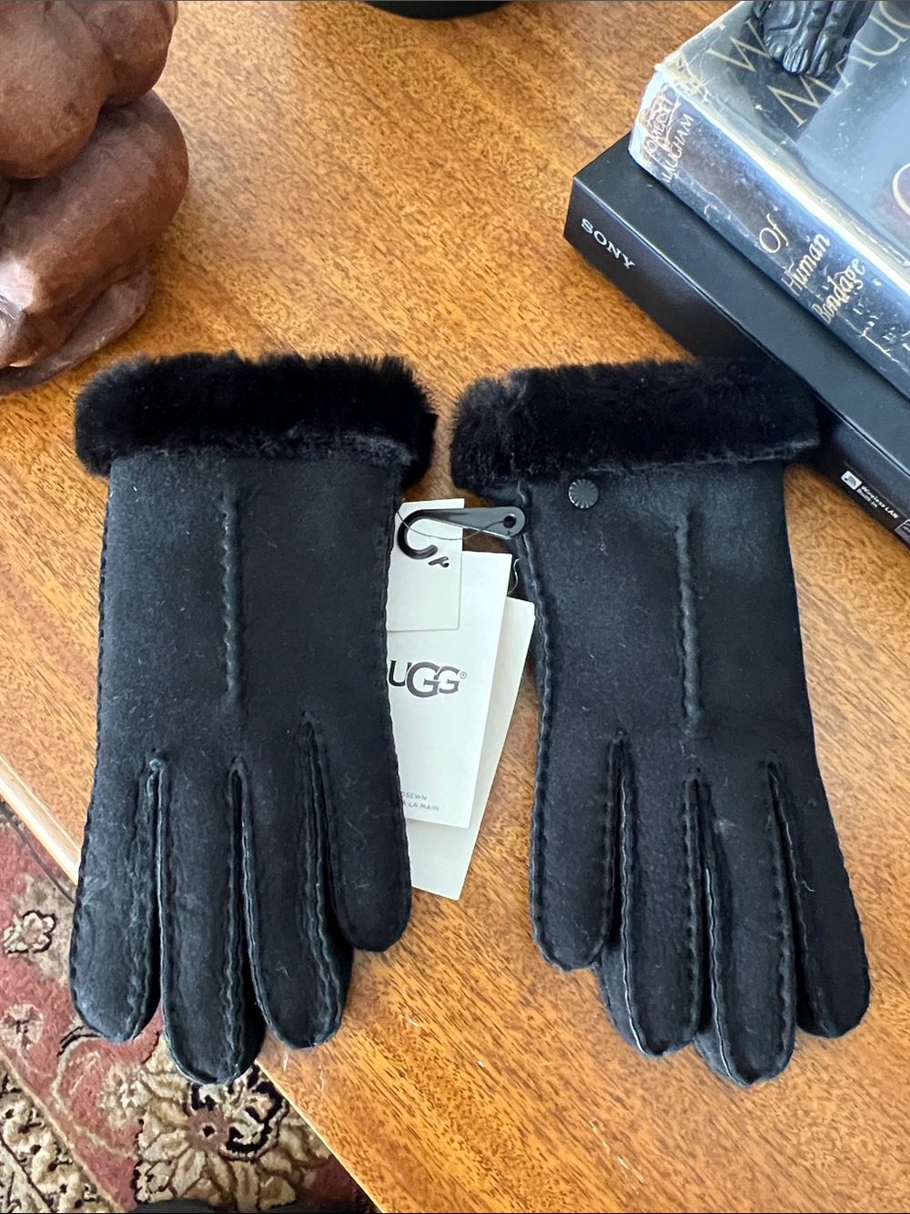 UGG Black Shearling-Trim Gloves - Picture 3 of 6